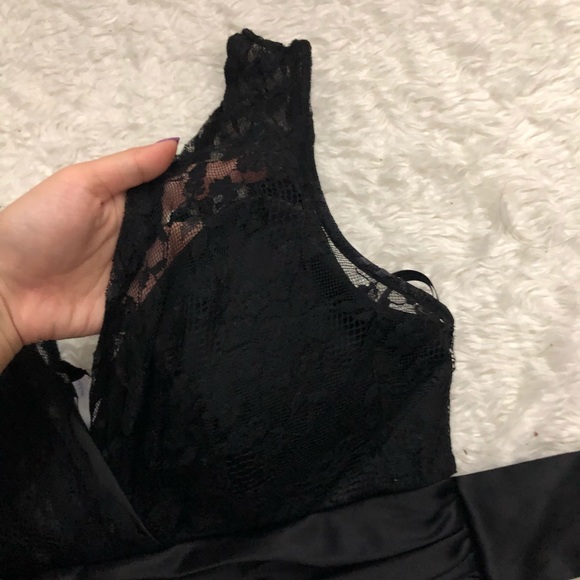 HOT ITEM Black and White Silky dress - Picture 3 of 7